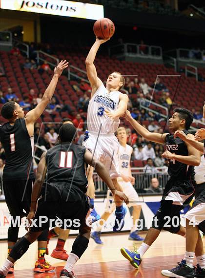 Thumbnail 3 in Valley Christian vs. Cortez (AIA D3 Final) photogallery.