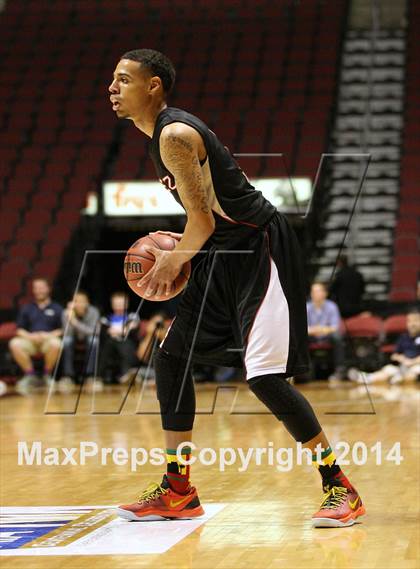 Thumbnail 3 in Valley Christian vs. Cortez (AIA D3 Final) photogallery.