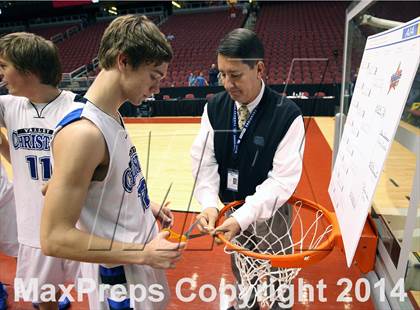 Thumbnail 2 in Valley Christian vs. Cortez (AIA D3 Final) photogallery.