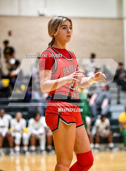 Thumbnail 1 in Parkway @ Captain Shreve photogallery.