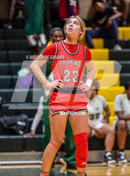 Thumbnail 1 in Parkway @ Captain Shreve photogallery.