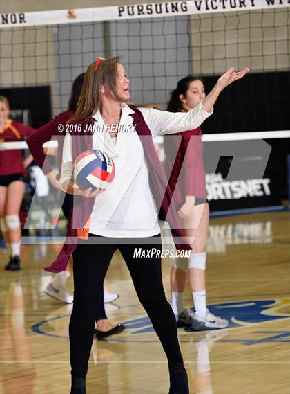 Thumbnail 2 in Menlo-Atherton vs. Edison (CIF State D1 Final) photogallery.
