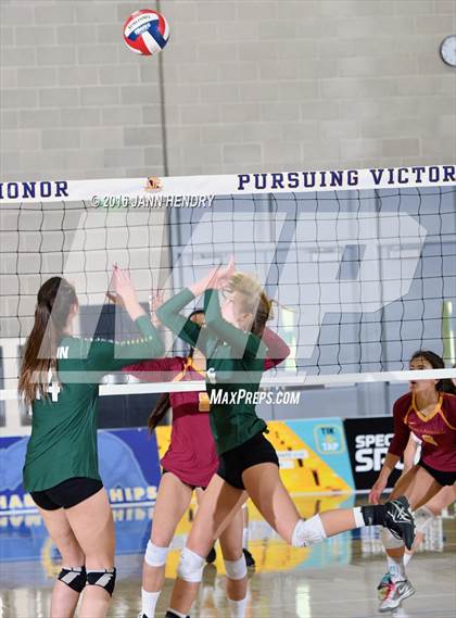 Thumbnail 1 in Menlo-Atherton vs. Edison (CIF State D1 Final) photogallery.