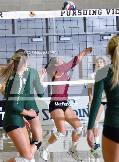 Thumbnail 2 in Menlo-Atherton vs. Edison (CIF State D1 Final) photogallery.