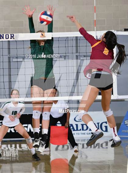 Thumbnail 2 in Menlo-Atherton vs. Edison (CIF State D1 Final) photogallery.