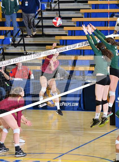 Thumbnail 1 in Menlo-Atherton vs. Edison (CIF State D1 Final) photogallery.