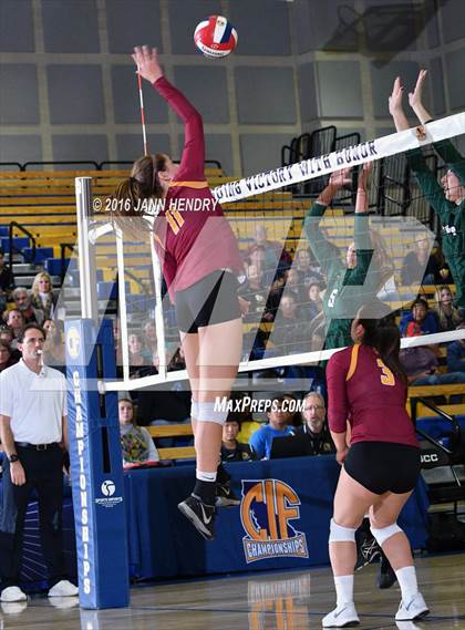 Thumbnail 1 in Menlo-Atherton vs. Edison (CIF State D1 Final) photogallery.