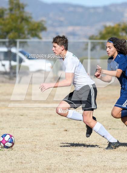 Thumbnail 2 in NFL Yet Academy vs. Thatcher (Bohdie Larson Celebration Classic) photogallery.
