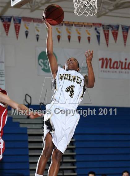 Thumbnail 2 in Winters vs. American Canyon (Les Curry Invitational) photogallery.