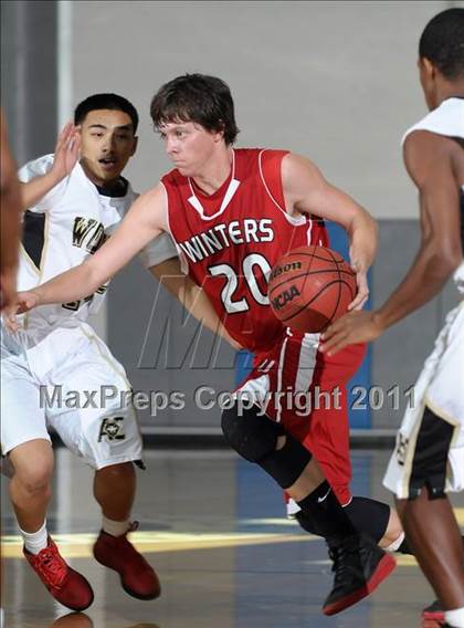 Thumbnail 2 in Winters vs. American Canyon (Les Curry Invitational) photogallery.