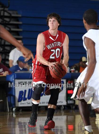 Thumbnail 2 in Winters vs. American Canyon (Les Curry Invitational) photogallery.