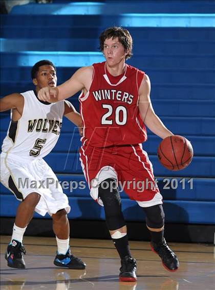 Thumbnail 2 in Winters vs. American Canyon (Les Curry Invitational) photogallery.