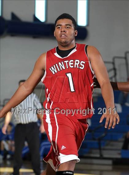 Thumbnail 2 in Winters vs. American Canyon (Les Curry Invitational) photogallery.