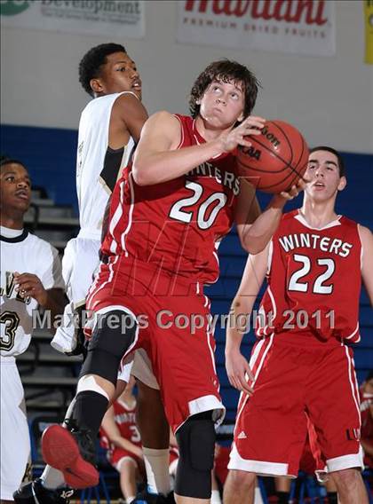 Thumbnail 3 in Winters vs. American Canyon (Les Curry Invitational) photogallery.