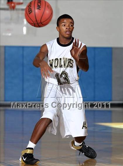 Thumbnail 2 in Winters vs. American Canyon (Les Curry Invitational) photogallery.