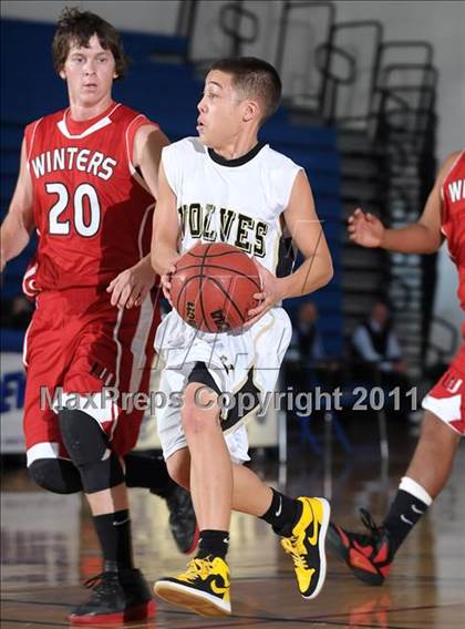 Thumbnail 1 in Winters vs. American Canyon (Les Curry Invitational) photogallery.