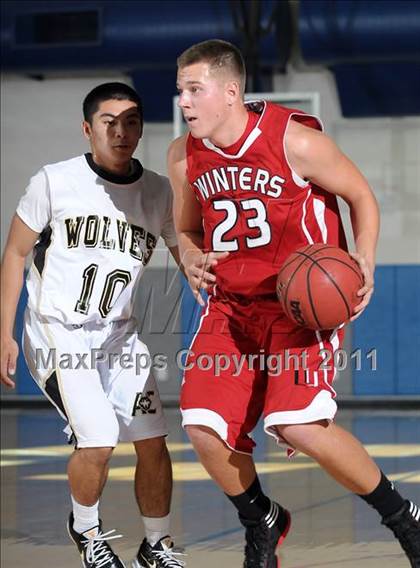Thumbnail 1 in Winters vs. American Canyon (Les Curry Invitational) photogallery.