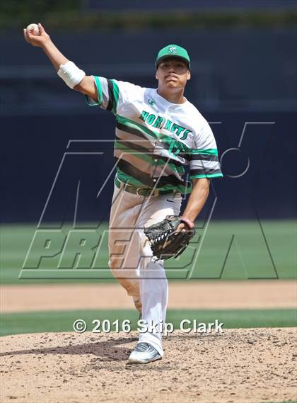 Thumbnail 3 in Lincoln vs. El Cajon Valley photogallery.