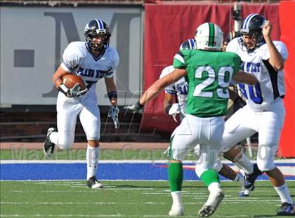 Thumbnail 2 in Plano West vs Carroll (Tom Landry Classic) photogallery.