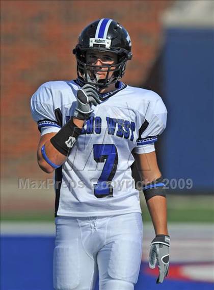 Thumbnail 3 in Plano West vs Carroll (Tom Landry Classic) photogallery.