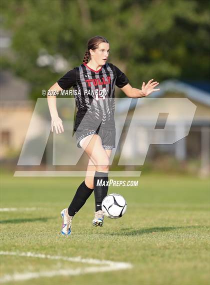Thumbnail 1 in Bishop Grimes vs Tully photogallery.