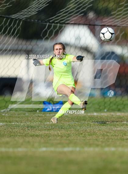 Thumbnail 3 in Bishop Grimes vs Tully photogallery.