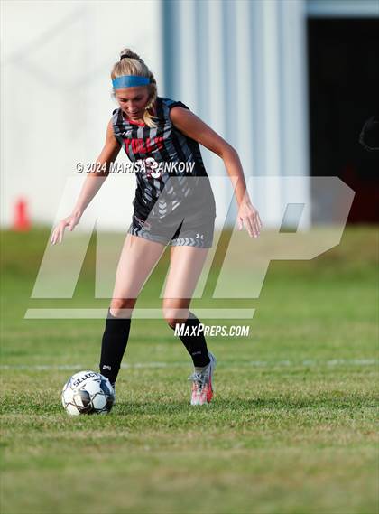 Thumbnail 3 in Bishop Grimes vs Tully photogallery.