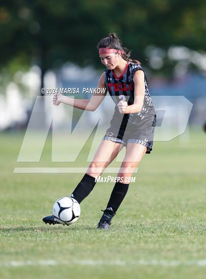 Thumbnail 1 in Bishop Grimes vs Tully photogallery.