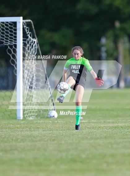 Thumbnail 2 in Bishop Grimes vs Tully photogallery.