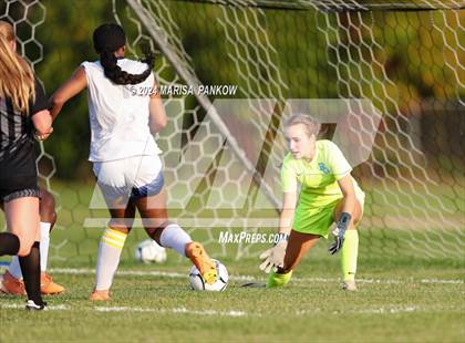 Thumbnail 2 in Bishop Grimes vs Tully photogallery.