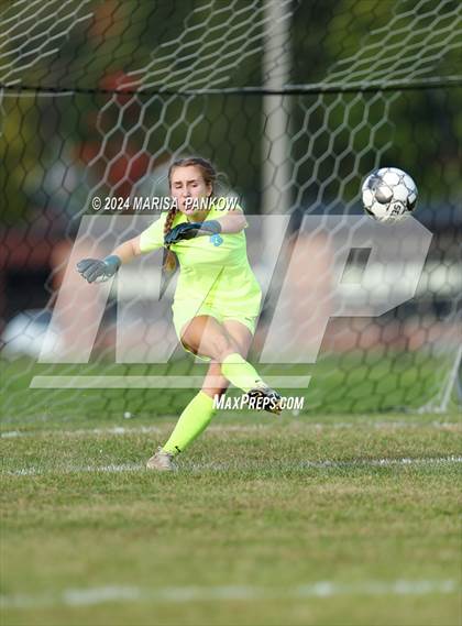 Thumbnail 3 in Bishop Grimes vs Tully photogallery.