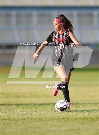 Thumbnail 1 in Bishop Grimes vs Tully photogallery.