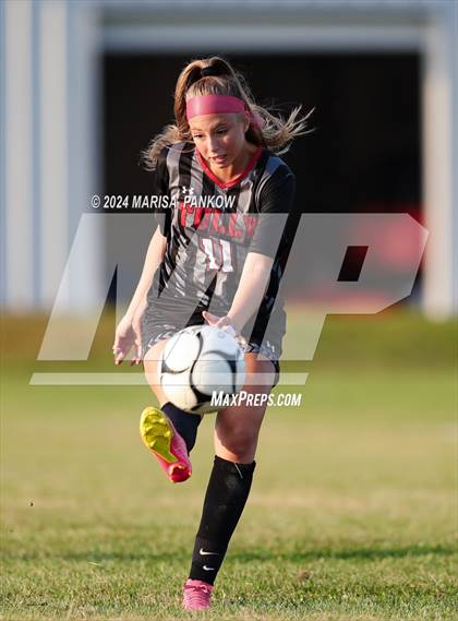 Thumbnail 3 in Bishop Grimes vs Tully photogallery.