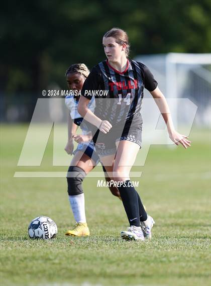 Thumbnail 1 in Bishop Grimes vs Tully photogallery.