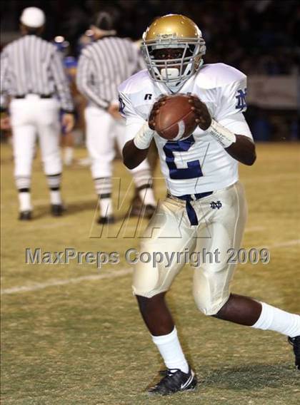 Thumbnail 3 in Notre Dame @ Bishop Amat photogallery.