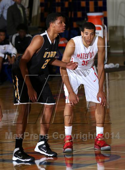 Thumbnail 1 in Bishop O'Dowd vs. Mater Dei (Tarkanian Classic) photogallery.