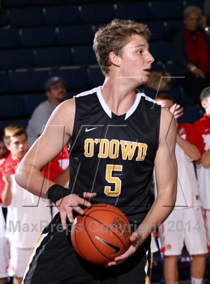 Thumbnail 3 in Bishop O'Dowd vs. Mater Dei (Tarkanian Classic) photogallery.