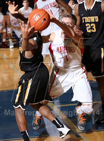 Thumbnail 3 in Bishop O'Dowd vs. Mater Dei (Tarkanian Classic) photogallery.