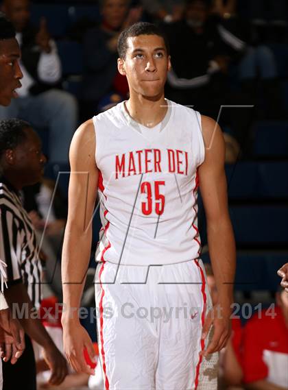 Thumbnail 2 in Bishop O'Dowd vs. Mater Dei (Tarkanian Classic) photogallery.