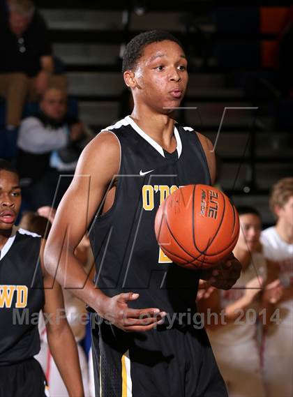 Thumbnail 3 in Bishop O'Dowd vs. Mater Dei (Tarkanian Classic) photogallery.