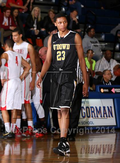 Thumbnail 1 in Bishop O'Dowd vs. Mater Dei (Tarkanian Classic) photogallery.