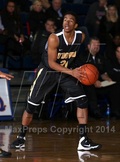 Thumbnail 1 in Bishop O'Dowd vs. Mater Dei (Tarkanian Classic) photogallery.