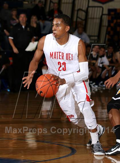 Thumbnail 3 in Bishop O'Dowd vs. Mater Dei (Tarkanian Classic) photogallery.