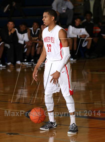 Thumbnail 3 in Bishop O'Dowd vs. Mater Dei (Tarkanian Classic) photogallery.