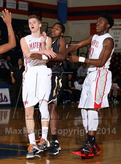 Thumbnail 2 in Bishop O'Dowd vs. Mater Dei (Tarkanian Classic) photogallery.