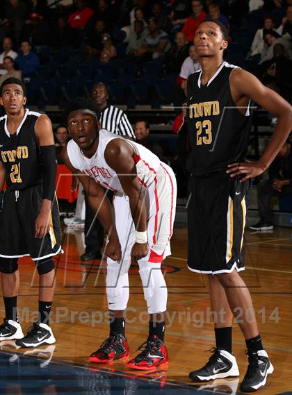 Thumbnail 1 in Bishop O'Dowd vs. Mater Dei (Tarkanian Classic) photogallery.