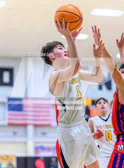 Thumbnail 1 in Melbourne vs Salem (3A-2 District Tournament) photogallery.