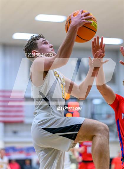 Thumbnail 1 in Melbourne vs Salem (3A-2 District Tournament) photogallery.