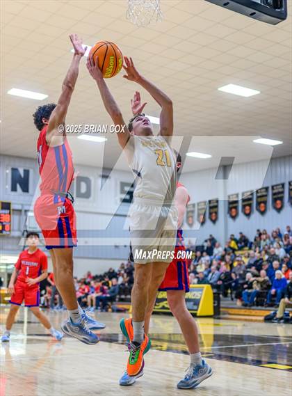 Thumbnail 3 in Melbourne vs Salem (3A-2 District Tournament) photogallery.