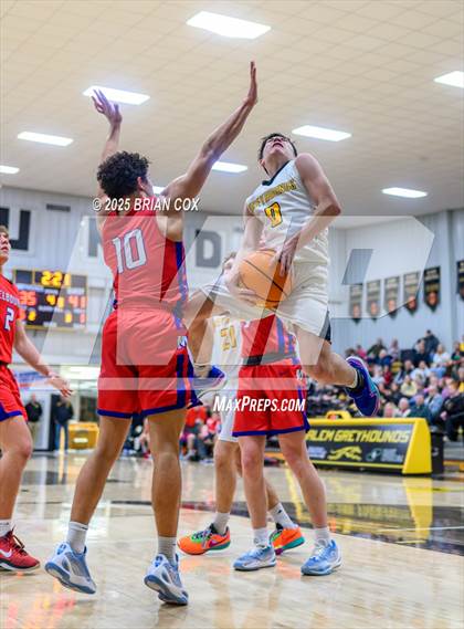 Thumbnail 3 in Melbourne vs Salem (3A-2 District Tournament) photogallery.